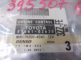 Toyota Corolla E110 Moottorinohjausyksikön sarja ja lukkosarja 8966102630
