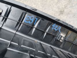 BMW 3 E90 E91 Tavaratilan kynnyksen suoja 