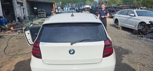 BMW 1 E81 E87 Takaluukun/tavaratilan kansi 