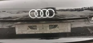 Audi Q3 8U Lava-auton perälauta 