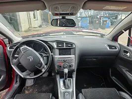 Citroen C4 II Armaturenbrett Cockpit 