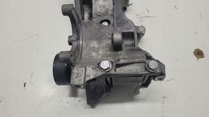 Audi A5 8T 8F Support de générateur / alternateur 03L903139H