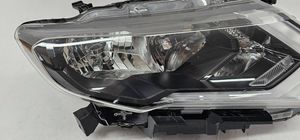 Nissan X-Trail T32 Lampa przednia 