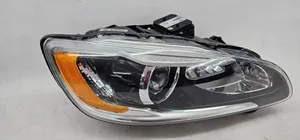 Volvo S60 Lampa przednia 31420278