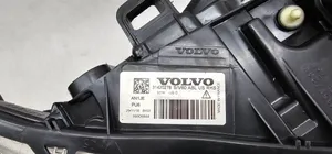 Volvo S60 Lampa przednia 31420278