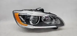 Volvo S60 Lampa przednia 31420278