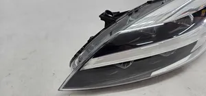 Volvo V40 Phare frontale 31677022