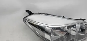 Toyota Yaris Lampa przednia 