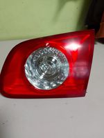 Volkswagen PASSAT B6 Lampy tylnej klapy bagażnika 