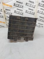 Volkswagen PASSAT B6 Protettore termico del vano batteria 1K0915335C