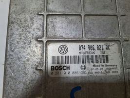 Volkswagen II LT Komputer / Sterownik ECU i komplet kluczy 0281010086