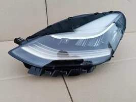 Tesla Model 3 Lampa przednia 1077375-00-C