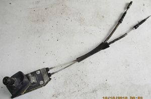 Volkswagen Polo IV 9N3 Gear shift cable linkage 