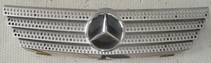 Mercedes-Benz C W203 Grille calandre supérieure de pare-chocs avant 