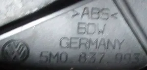 Volkswagen Golf VI Copertura/rivestimento altoparlante laterale 5M0837993