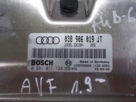 Audi A4 S4 B6 8E 8H Variklio valdymo blokas 0281011138