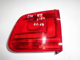 Volkswagen Tiguan Galinis žibintas dangtyje 5N0945310