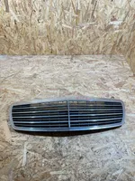 Mercedes-Benz E W211 Maskownica / Grill / Atrapa górna chłodnicy A2118800283