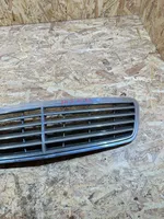 Mercedes-Benz C W203 Grille de calandre avant A2038800183