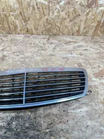 Mercedes-Benz E W211 Griglia anteriore A2118800583