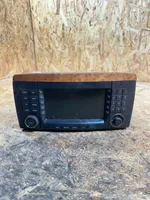 Mercedes-Benz R W251 Radio/CD/DVD/GPS-pääyksikkö A2518704589