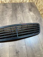 Mercedes-Benz C W203 Grille de calandre avant A2038800183