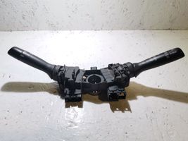 Toyota Yaris Leva/interruttore dell’indicatore di direzione e tergicristallo 17F014