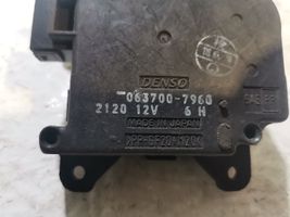 Toyota Prius (XW20) Oro sklendės varikliukas 0637007960