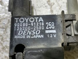 Toyota Corolla E120 E130 Zawór podciśnienia 9008091218