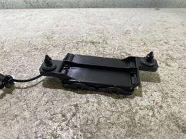 Dodge Challenger Antenna control unit P68186558AB