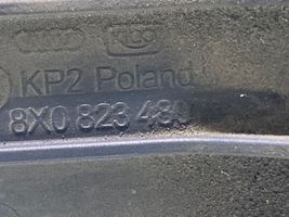 Audi A1 Konepellin lukituksen vastakappale 8X0823480A