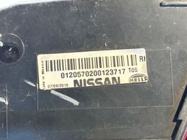 Nissan Maxima A35 Luz trasera/de freno 