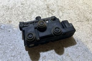 Relè Compressore Sospensioni Pneumatiche 12W 70A - Compatibile Con Land Rover Range Rover, Discovery E Defender | LR023964 YWB500220 - Foto 2