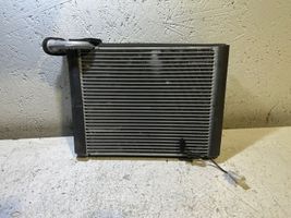 Toyota Yaris Gaisa kondicioniera radiators (salonā) 