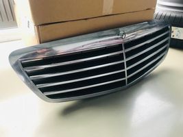 Mercedes-Benz S W221 Grille calandre supérieure de pare-chocs avant A2218800083