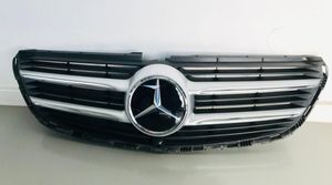 Mercedes-Benz V Class W447 Maskownica / Grill / Atrapa górna chłodnicy A4478800283