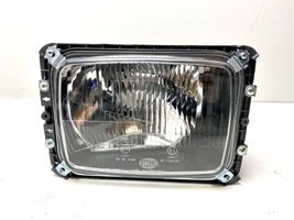 Mercedes-Benz 207 310 Lampa przednia A0008209661