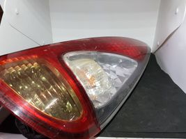 Toyota Yaris Verso Aizmugurējais lukturis virsbūvē 