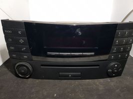 Mercedes-Benz E W211 Radio/CD/DVD/GPS-pääyksikkö 2118209789