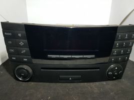 Mercedes-Benz E W211 Panel / Radioodtwarzacz CD/DVD/GPS 2118702889