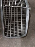 Mercedes-Benz S W126 Maskownica / Grill / Atrapa górna chłodnicy 