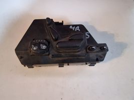 Mercedes-Benz S W220 Seat control switch 2208215558