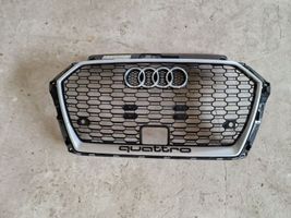 Audi RS3 Etupuskurin ylempi jäähdytinsäleikkö 8V5853651R