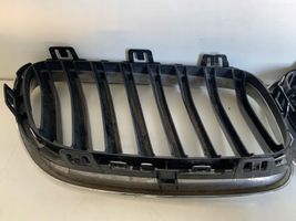 BMW 2 F22 F23 Grille calandre supérieure de pare-chocs avant 7295522