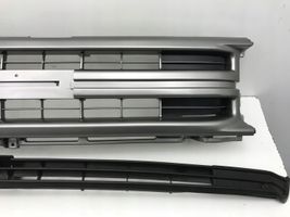 Toyota Hilux (N80, N90, N100, N110) Maskownica / Grill / Atrapa górna chłodnicy 5311189132A1