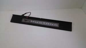 Ford Mustang VI Etuoven kynnyksen suojalista FR3B6313222