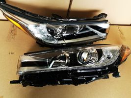 Toyota Highlander XU50 Lampy przednie / Komplet 