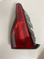 Audi A4 S4 B9 Lampy tylnej klapy bagażnika 8W9945076A