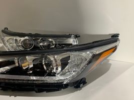 Toyota Highlander XU50 Lampy przednie / Komplet 