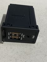 Lexus UX Connecteur/prise USB 8619011010